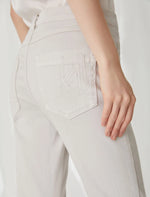 Carregar imagem no visualizador da galeria, wool white flared jeans
