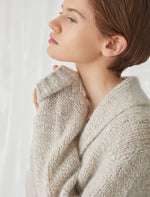 Carregar imagem no visualizador da galeria, wool white mohair cardigan
