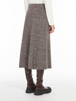 Carregar imagem no visualizador da galeria, dark brown flared wool skirt
