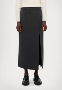 dark grey skirt cluny