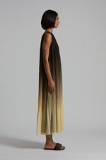 Carregar imagem no visualizador da galeria, ebony Long one-shoulder dress
