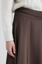 Carregar imagem no visualizador da galeria, walnut flared long skirt
