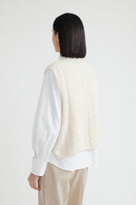 Load image into Gallery viewer, barley knit vest
