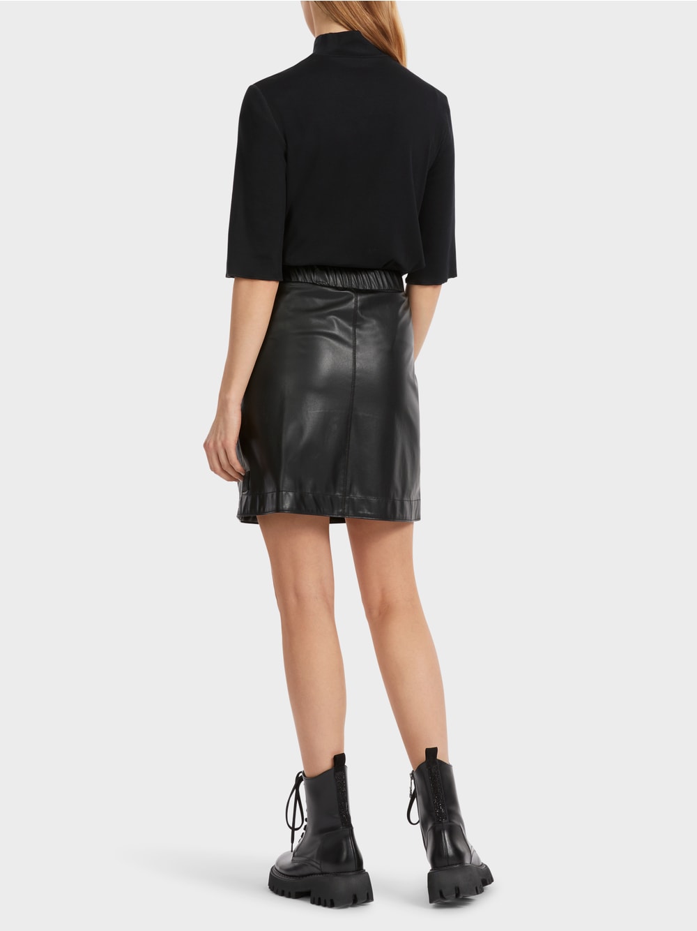 black slim fit skirt