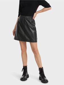 black slim fit skirt