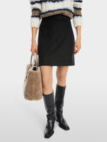 Carregar imagem no visualizador da galeria, black mini skirt with cashmere
