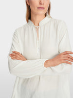 Carregar imagem no visualizador da galeria, off-white wide shape blouse
