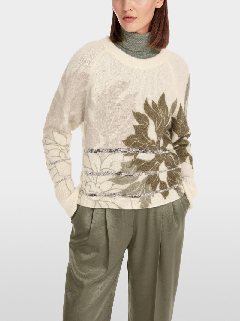 pullover with a floral pattern