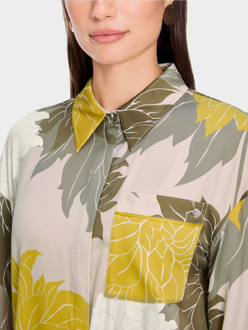 blouse with floral pattern