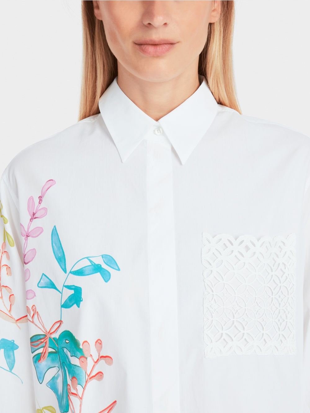 whit shirt blouse with print