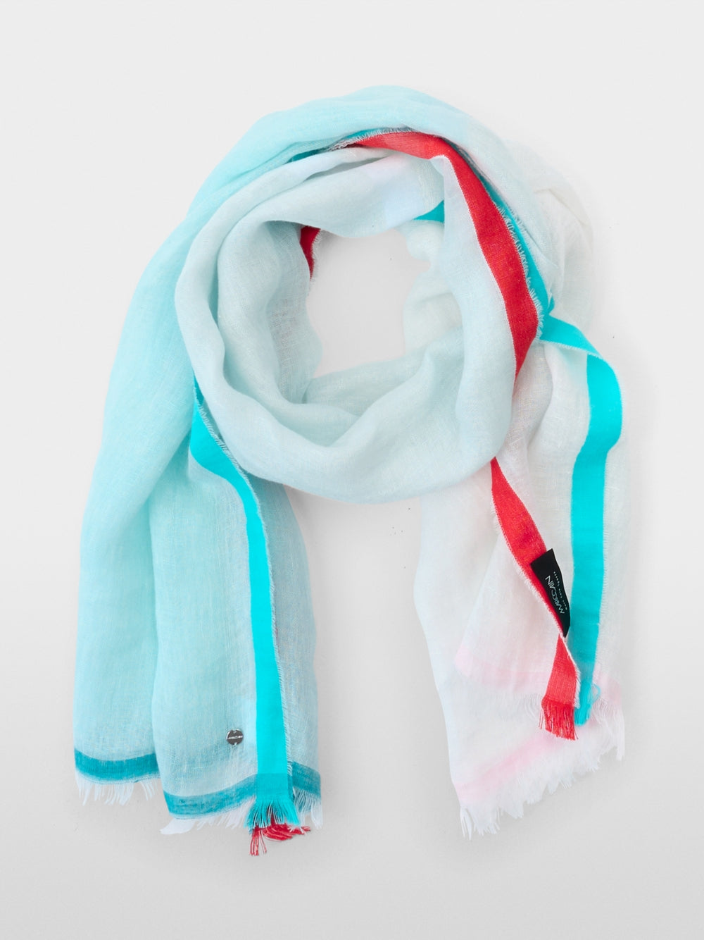 breath scarf in airy linen look