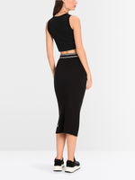 Carregar imagem no visualizador da galeria, black solid cropped top
